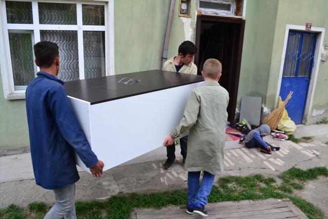 Meslek lisesi öğrencileri ihtiyaç sahibi arkadaşlarının hayatına dokunuyor